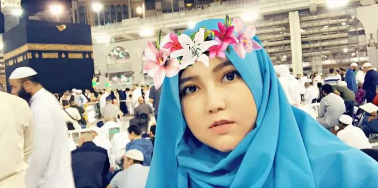 Via Vallen tas branded instagram 