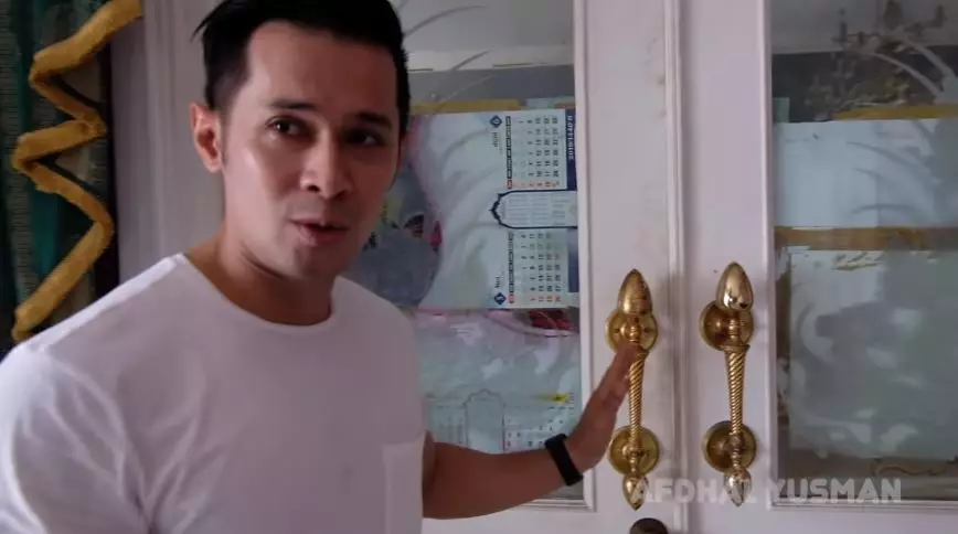 Potret rumah merah legendaris youtube Potret rumah merah legendaris youtube