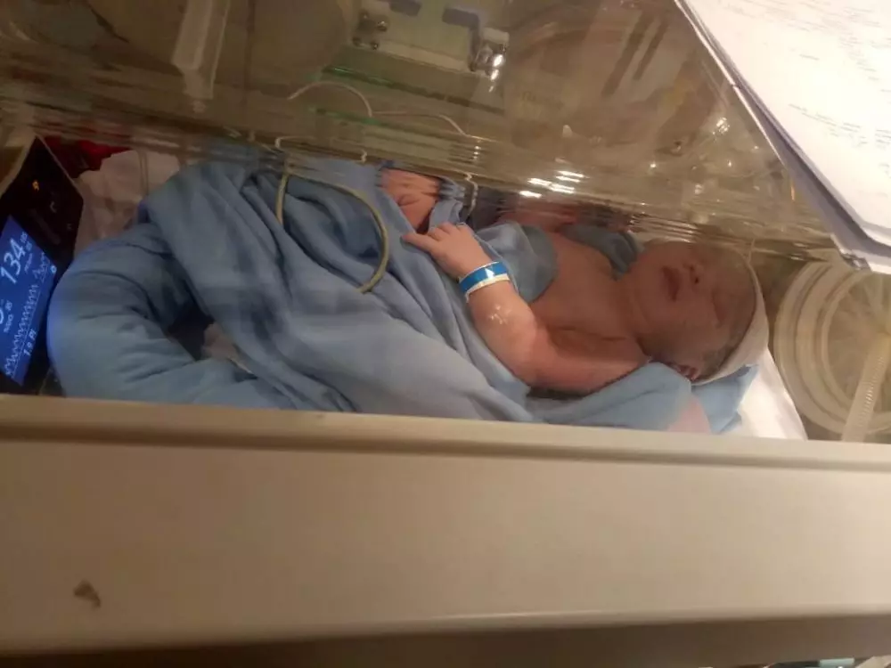 Puput Nastiti Devi melahirkan, ini ungkapan bahagia Ahok © 2020 instagram.com