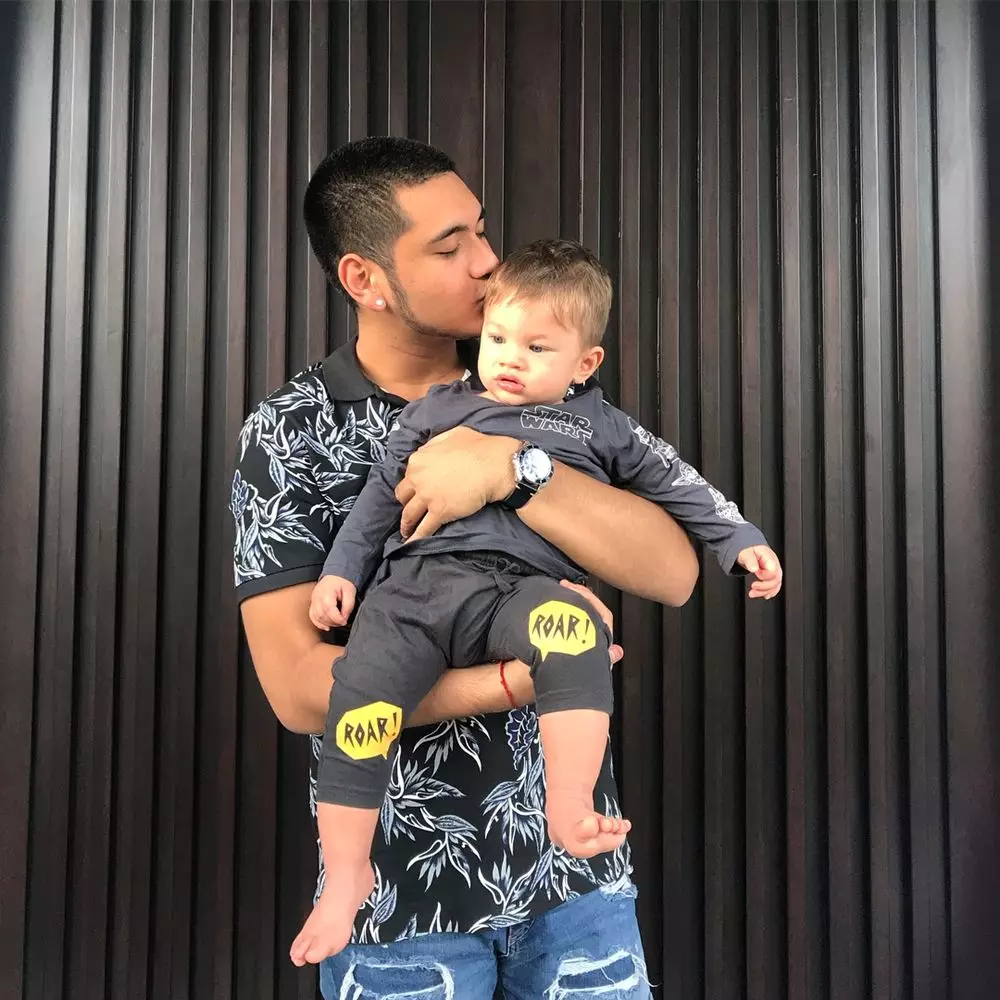 seleb ganteng momong bayi Istimewa seleb ganteng momong bayi Istimewa