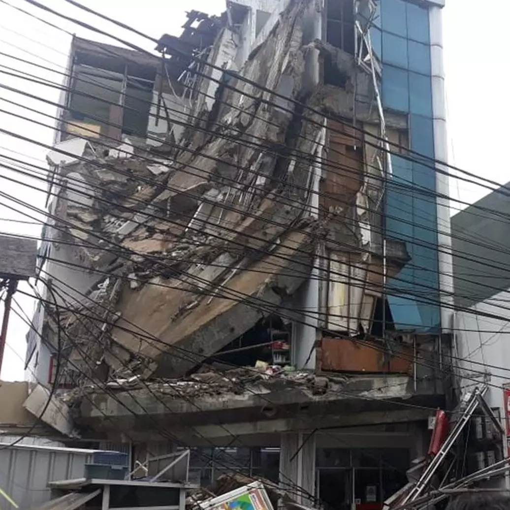 Penampakan gedung 4 lantai di Slipi yang ambruk dan lukai 11 orang