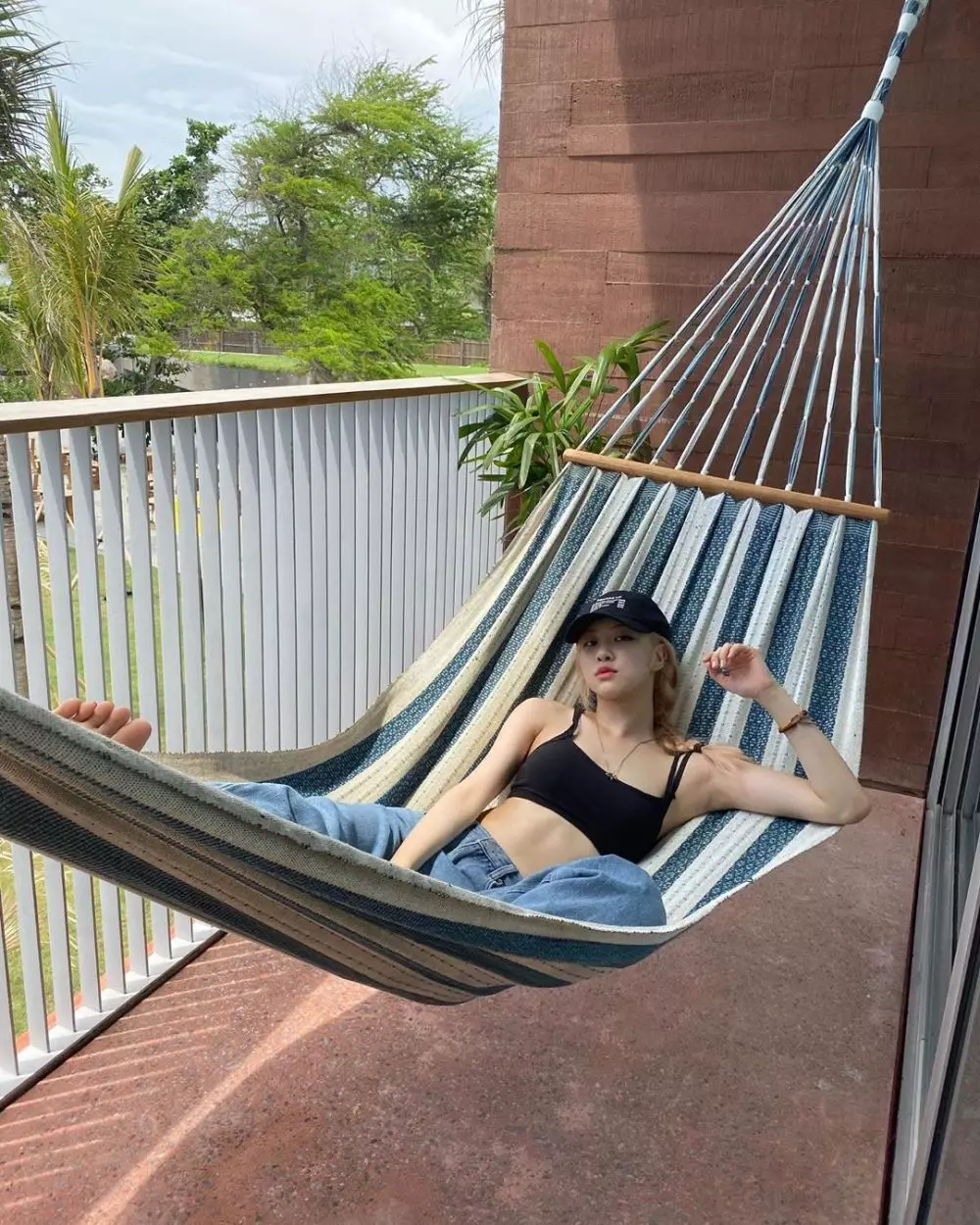 6 Potret liburan Rose 'BLACKPINK' di Bali, bikin terpesona © 2020 instagram.com