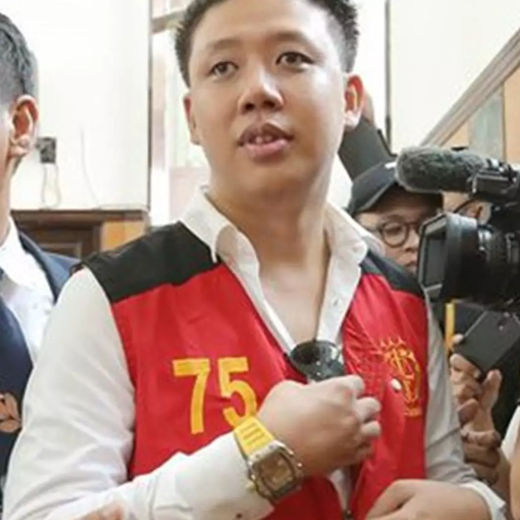 Datang ke sidang kasus 'Ikan Asin' busana Pablo Benua jadi sorotan