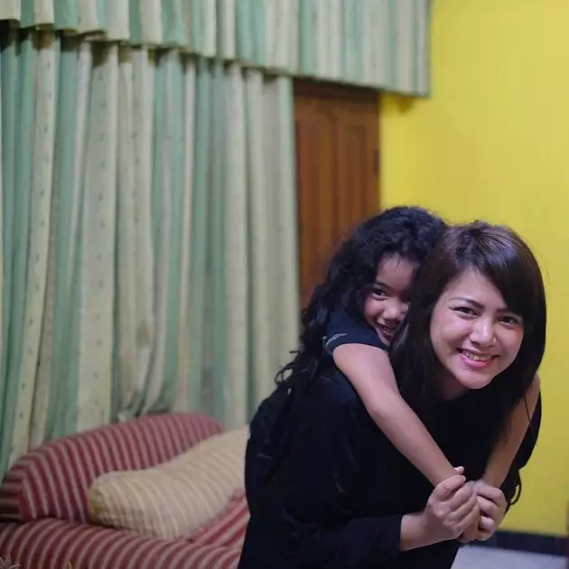 8 Potret kebersamaan Wina Natalia dan Leticia Charlotte, penuh kasih © 2020 instagram.com 8 Potret kebersamaan Wina Natalia dan Leticia Charlotte, penuh kasih © 2020 instagram.com