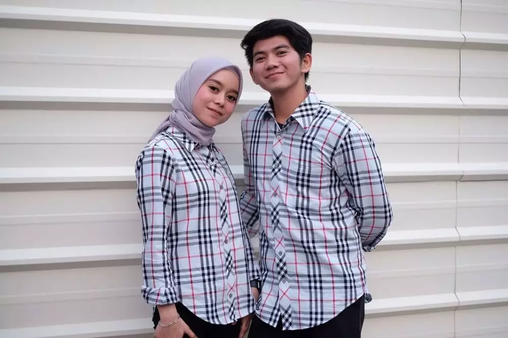 Dikabarkan putus dari Lesti, ini penjelasan Rizky D'Academy © 2020 instagram.com Dikabarkan putus dari Lesti, ini penjelasan Rizky D'Academy © 2020 instagram.com