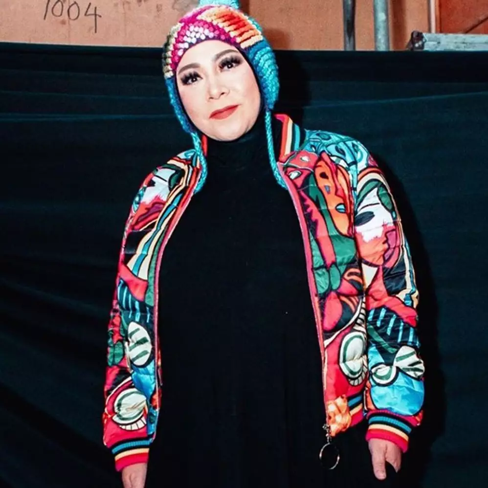 Melly Goeslaw ulang tahun, Syahrini-Reino Barack beri kejutan