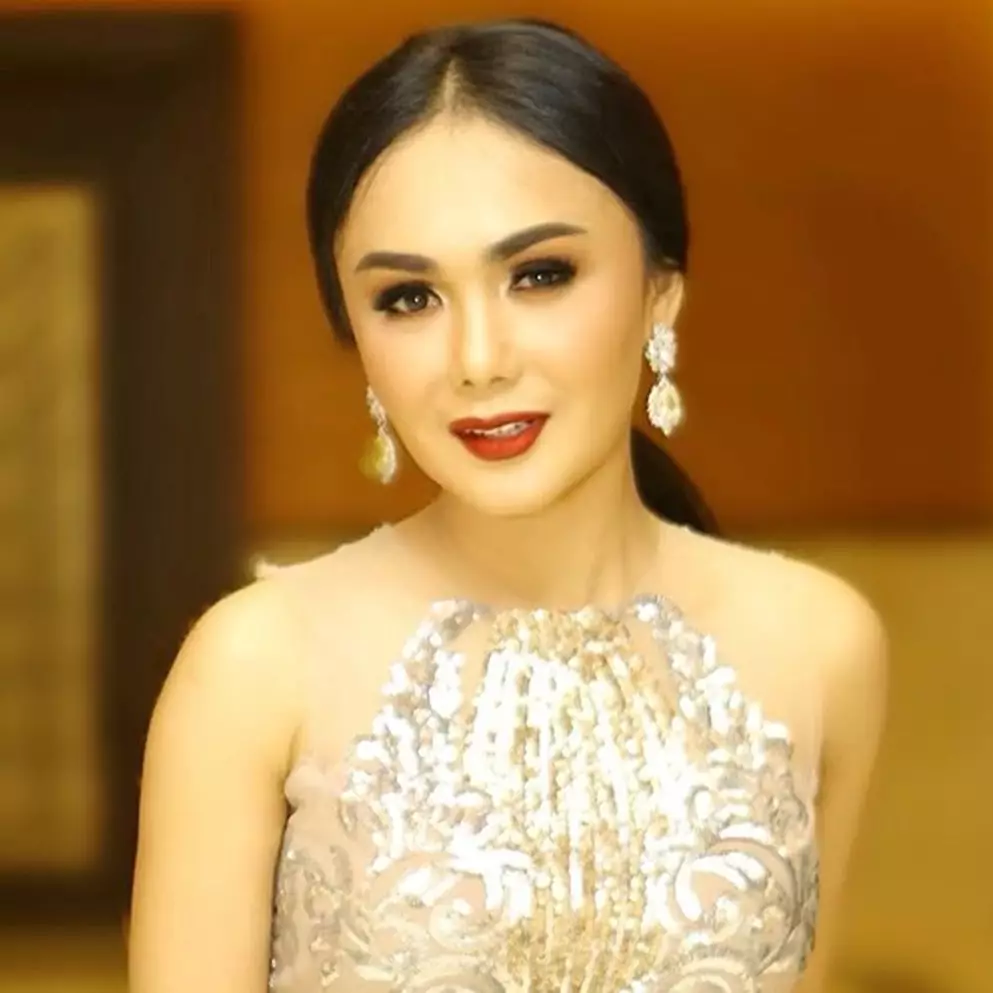 Gaya Yuni Shara eksis di motor orang ini kece bak ABG