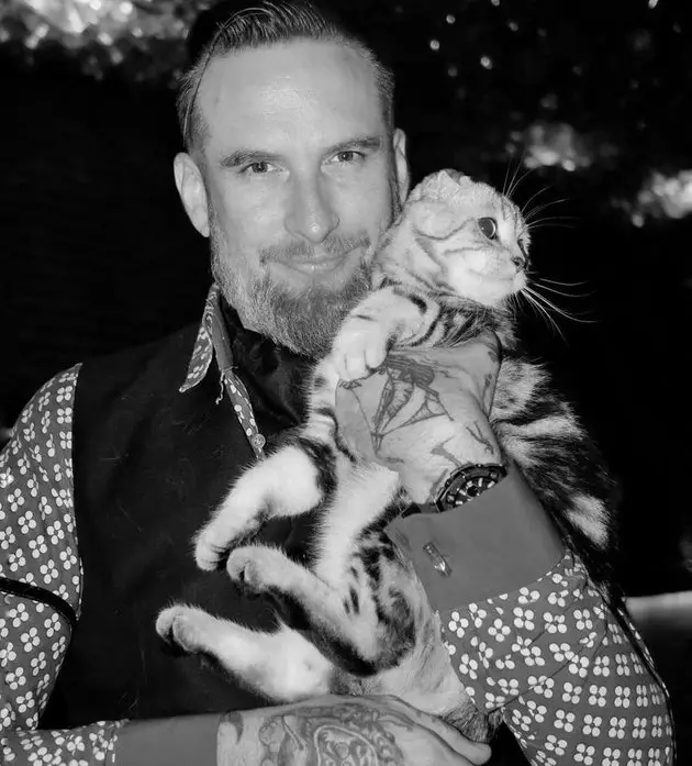 10 Pesona Carson, mantan suami Farah Quinn yang makin kece © 2020 instagram.com