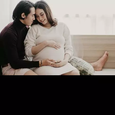 7 Potret maternity Shabrina Ayu istri Ryuji Utomo, simpel elegan