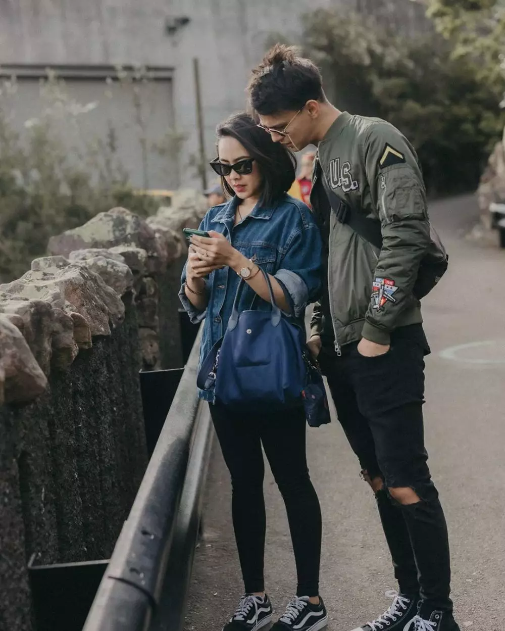 Potret Marcell Darwin & kekasih Instagram 