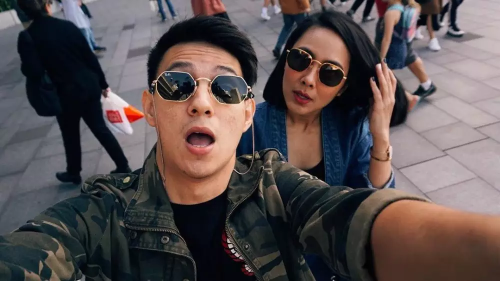 Potret Marcell Darwin & kekasih Instagram 