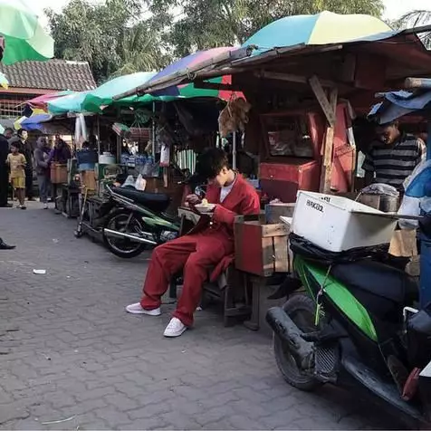 10 Potret idol K-Pop cobain hidup bak penduduk lokal Indonesia berbagai sumber 10 Potret idol K-Pop cobain hidup bak penduduk lokal Indonesia berbagai sumber