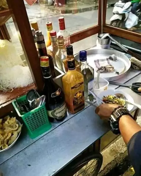 potret lucu orang kepepet ada ada aja © berbagai sumber potret lucu orang kepepet ada ada aja © berbagai sumber