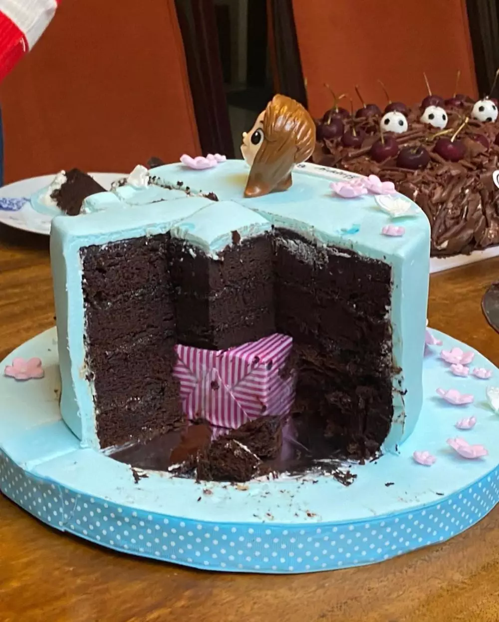 kejutan ultah donna © 2020 brilio.net