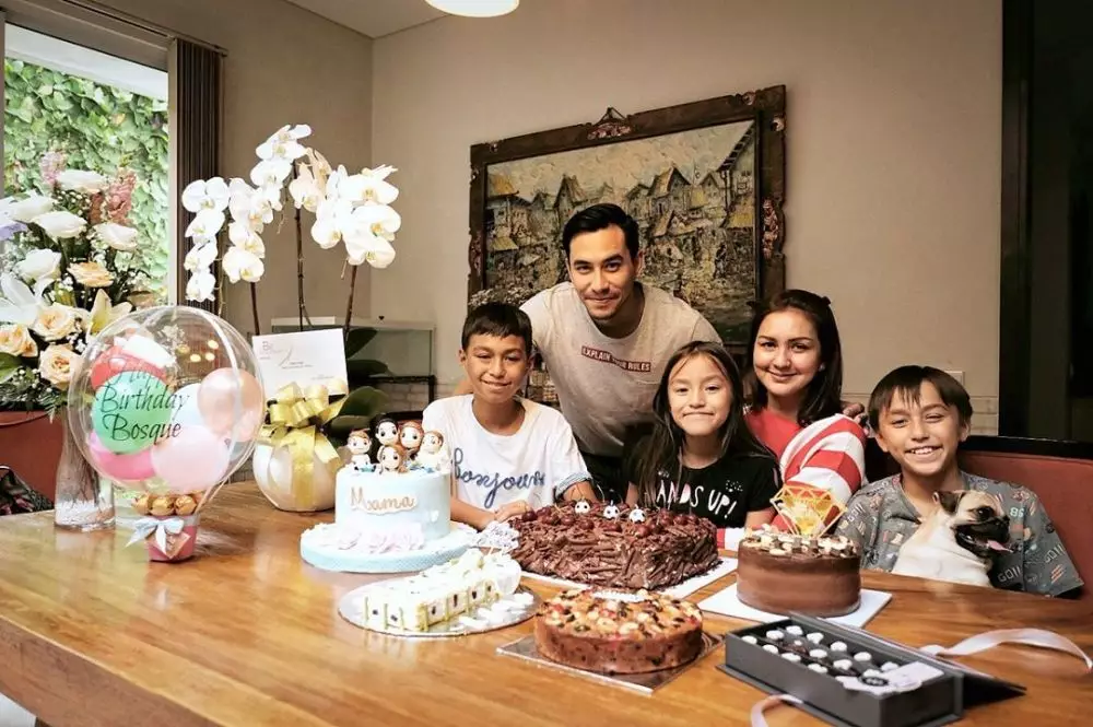 kejutan ultah donna © 2020 brilio.net