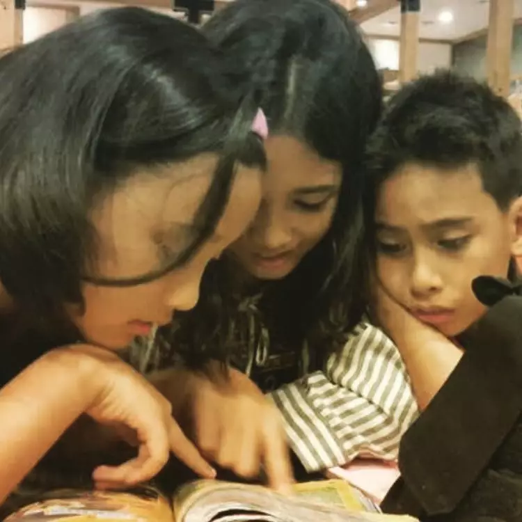 7 Foto Aisha Nurra Datau, putri Ine Febriyanti yang jarang tersorot © 2020 instagram.com