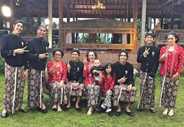 10 Potret Joyce Kohler, ibunda Ahmad Dhani yang berdarah Jerman © 2020 instagram.com