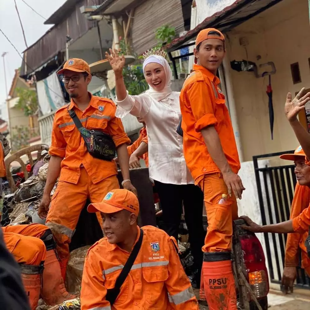 Putuskan berhijab usai sakit, ini 6 potret terbaru Baby Sexyola © 2020 instagram.com Putuskan berhijab usai sakit, ini 6 potret terbaru Baby Sexyola © 2020 instagram.com