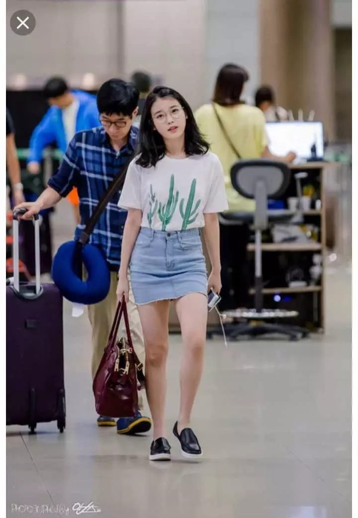 12 Inspirasi fashion idol K-Pop IU, simpel bisa buat ke kampus berbagai sumber