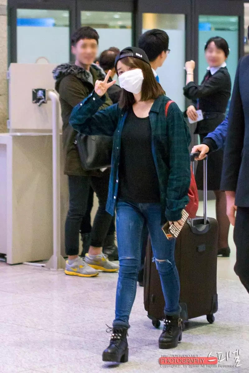 12 Inspirasi fashion idol K-Pop IU, simpel bisa buat ke kampus berbagai sumber