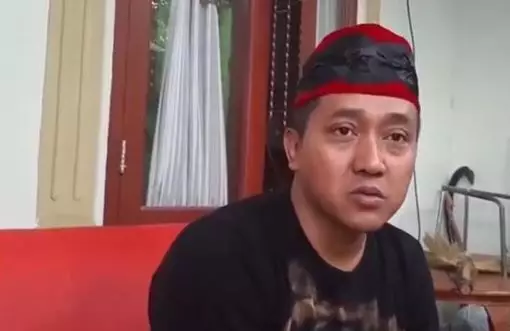 fakta teddy suami lina  Istimewa