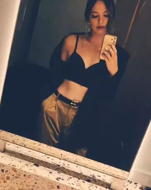 potret nia ramadhani buka blazer Instagram potret nia ramadhani buka blazer Instagram