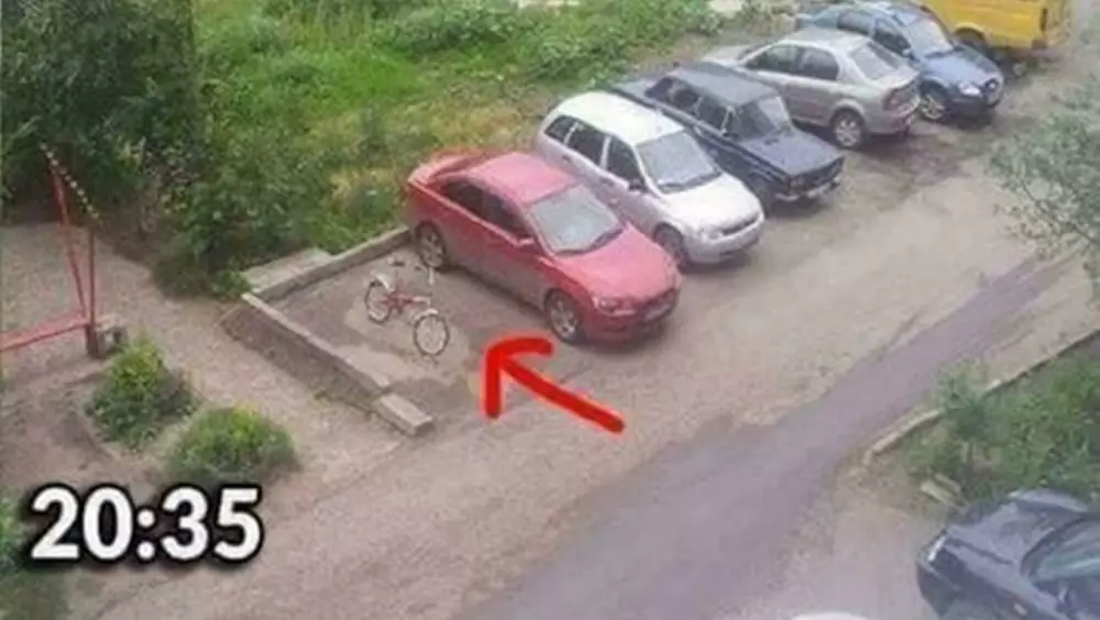 kendaraan lagi parkir bikin gagal fokus © 2020 1cak.com kendaraan lagi parkir bikin gagal fokus © 2020 1cak.com