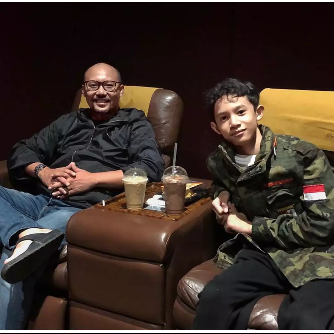 Jarang tersorot, ini 9 momen kompak Yoyo mantan Rossa &amp; anak