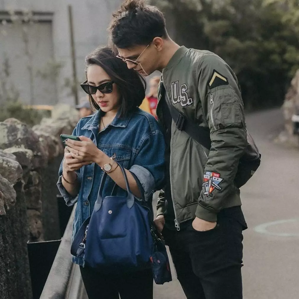 8 Potret bridal shower Marcell Darwin &amp; pacar, riasannya unik