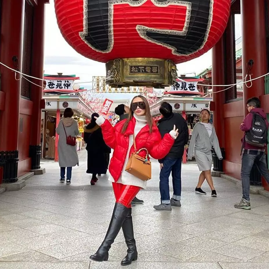 10 Potret liburan Zaskia Gotik di Jepang, gayanya curi perhatian