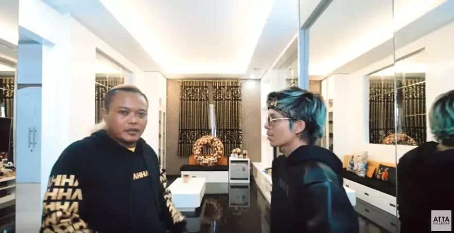 7 Potret kamar mewah Sule, luas bernuansa putih © 2020 brilio.net