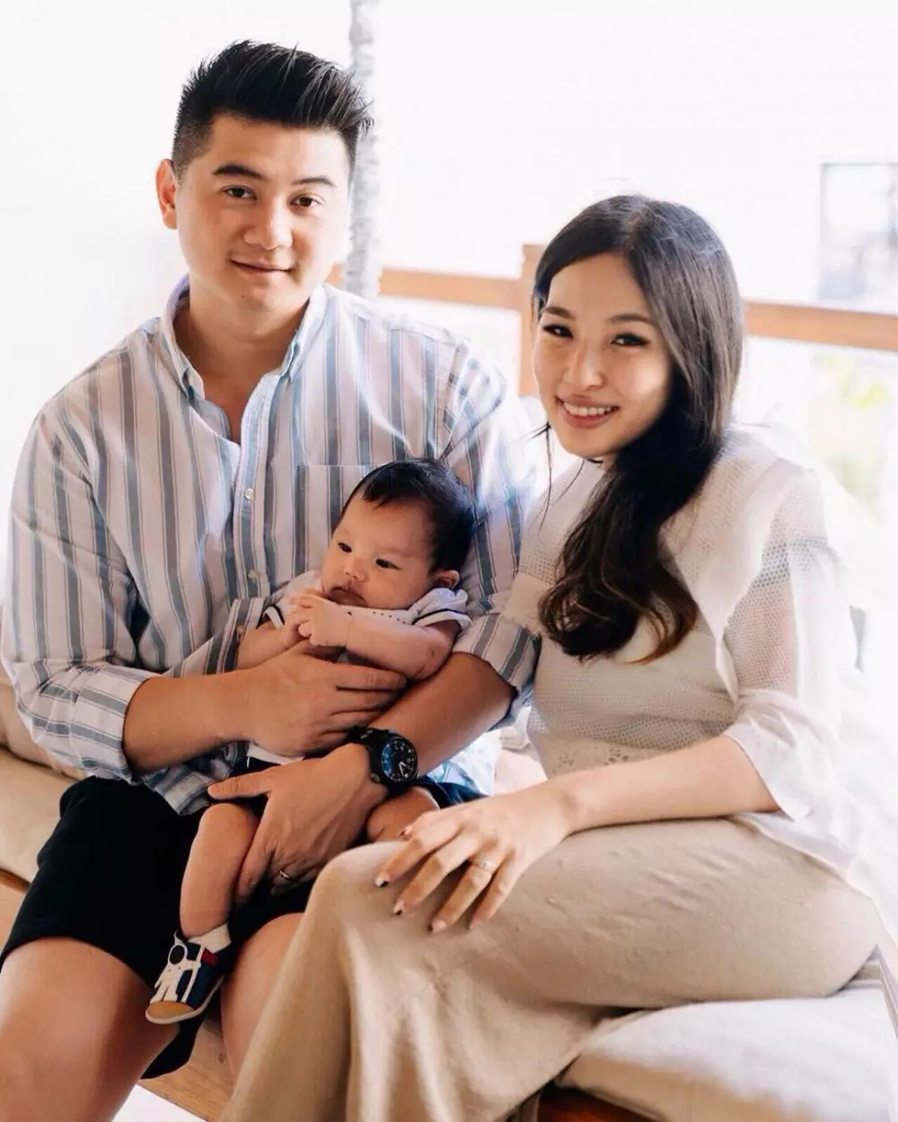 8 Potret Chef Arnold dan istri momong anak, seru dan kompak Instagram/@arnoldpo  @tiffanysoetanto