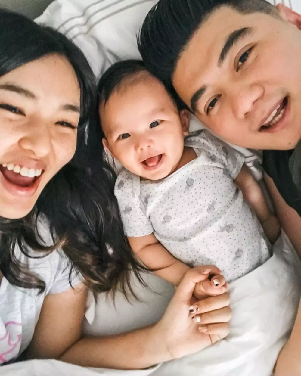 8 Potret Chef Arnold dan istri momong anak, seru dan kompak Instagram/@arnoldpo  @tiffanysoetanto