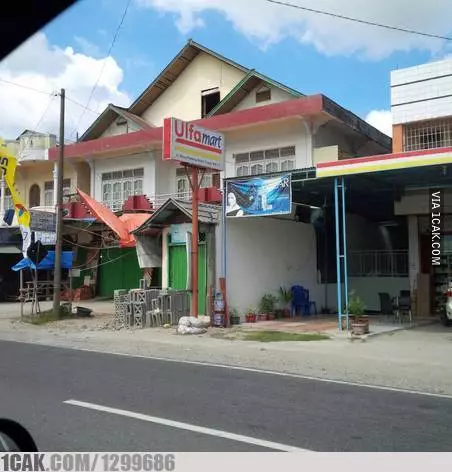 8 nama toko pelesetan  istimewa