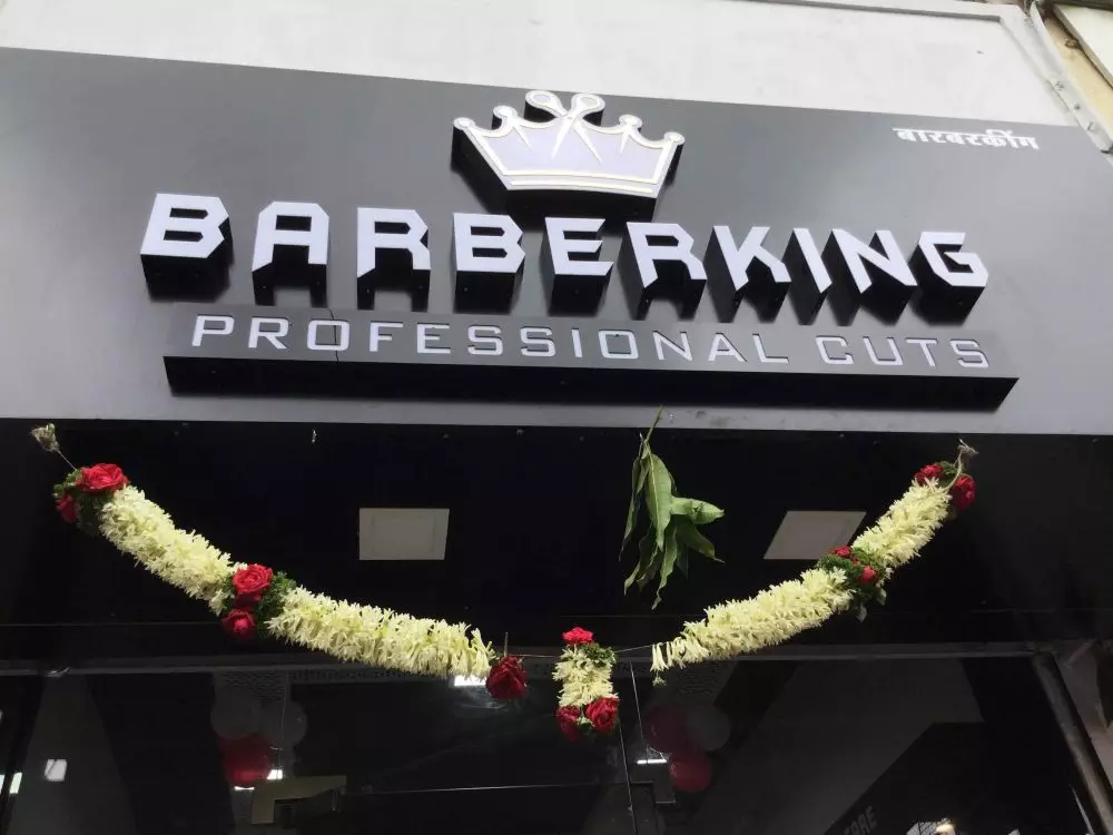 8 nama toko pelesetan  istimewa