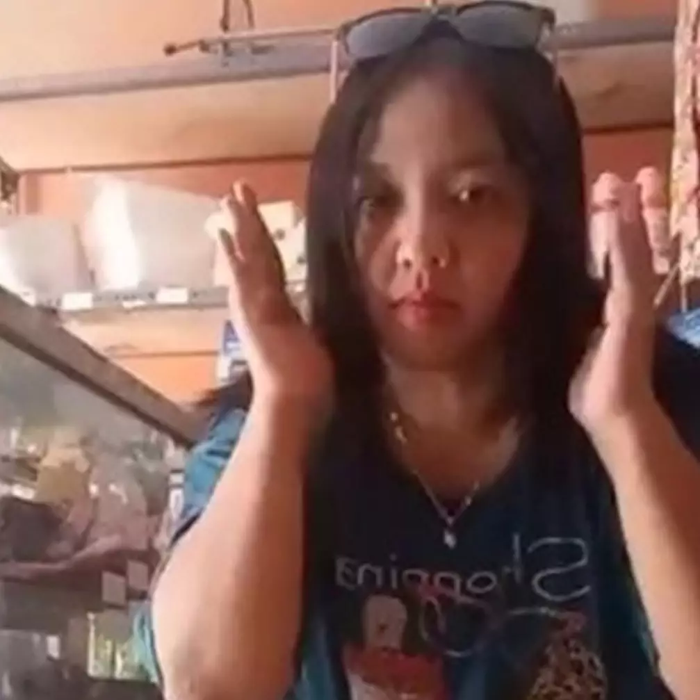 8 Aksi lucu emak-emak main TikTok ini endingnya bikin ngakak