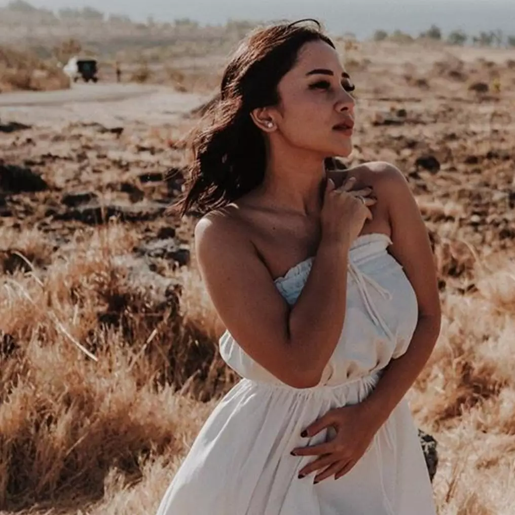 8 Potret Mutia Ayu, istri Glenn Fredly saat pamer baby bump