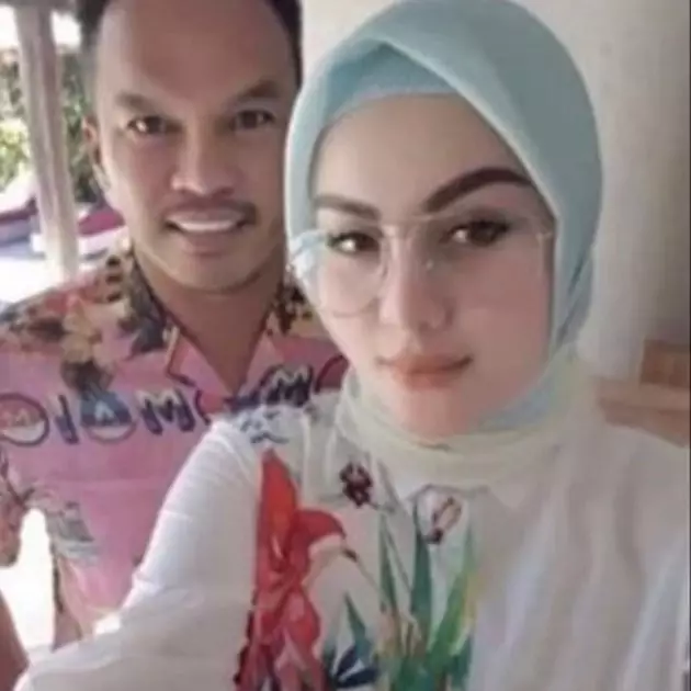 Potret kebersamaan Jennifer Dunn dan suami yang jarang tersorot Instagram/@jeje.dunnreal