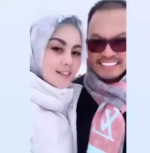 Potret kebersamaan Jennifer Dunn dan suami yang jarang tersorot Instagram/@jeje.dunnreal