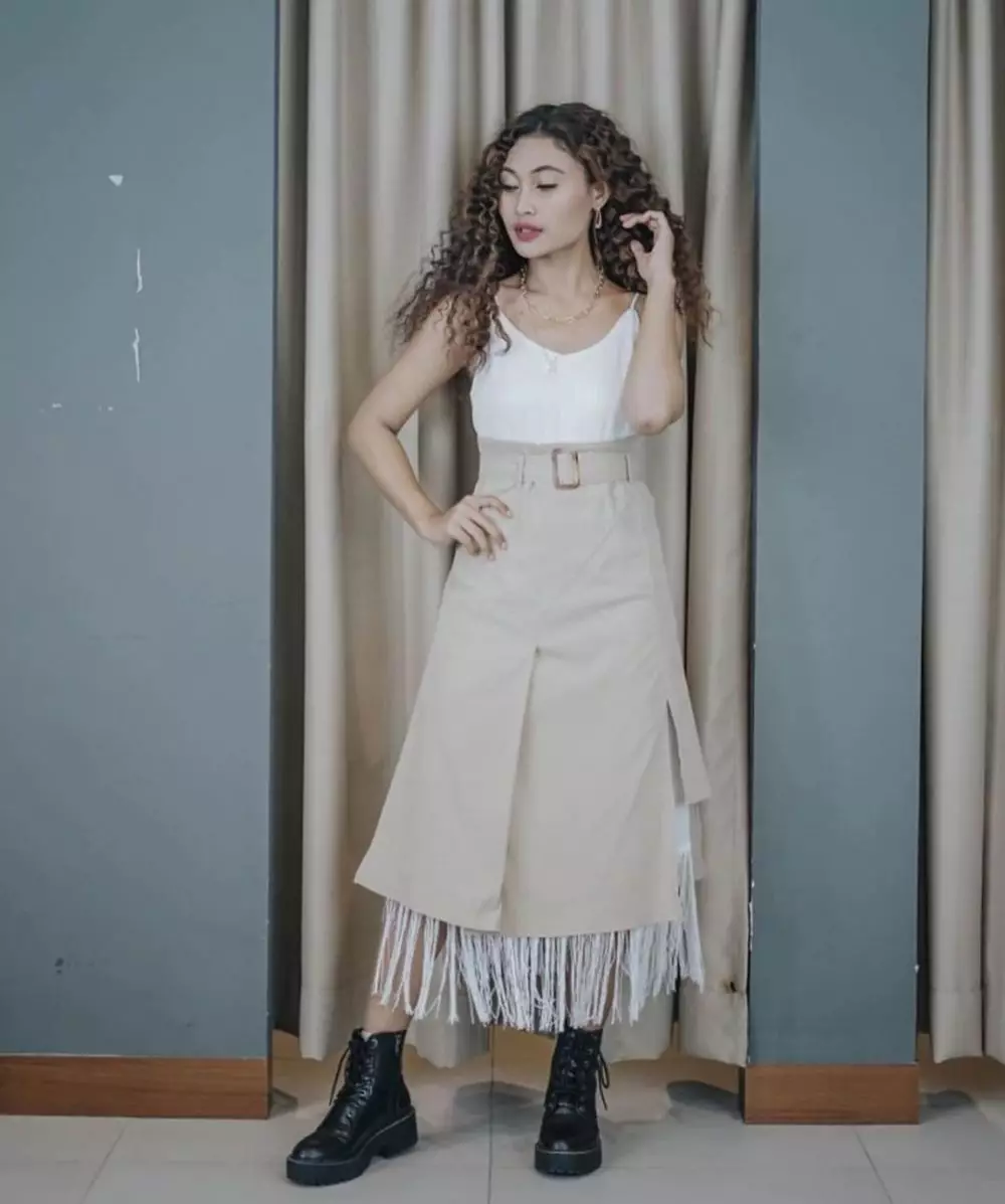 Novia Indonesian Idol berbagai sumber