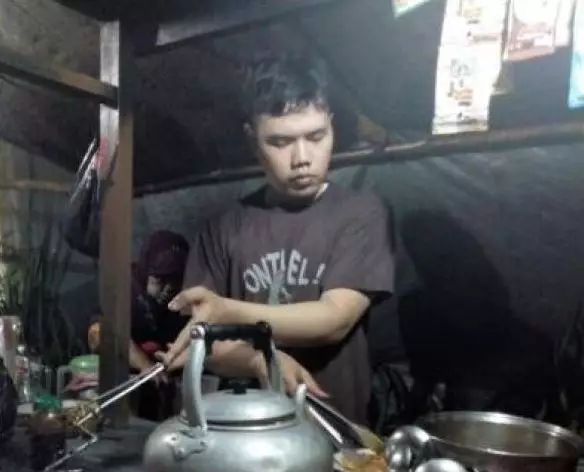 pedagang pria mirip artis  Istimewa pedagang pria mirip artis  Istimewa