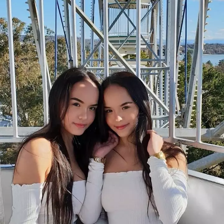 Gaya The Connell Twins Instagram 