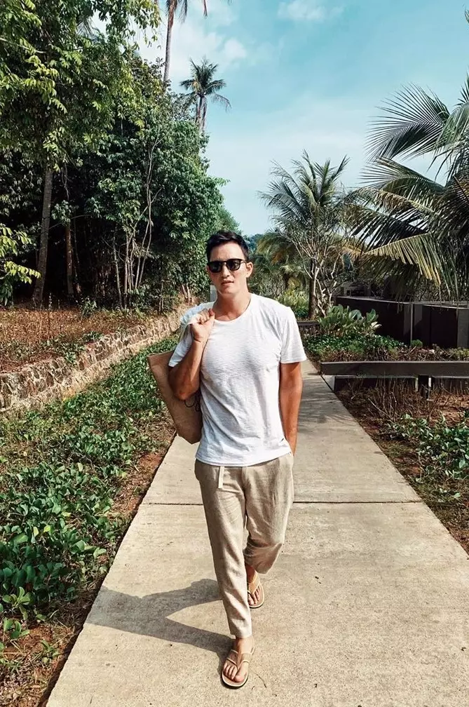 Momen Mike Lewis dan kekasih liburan sekaligus prewedding Instagram 