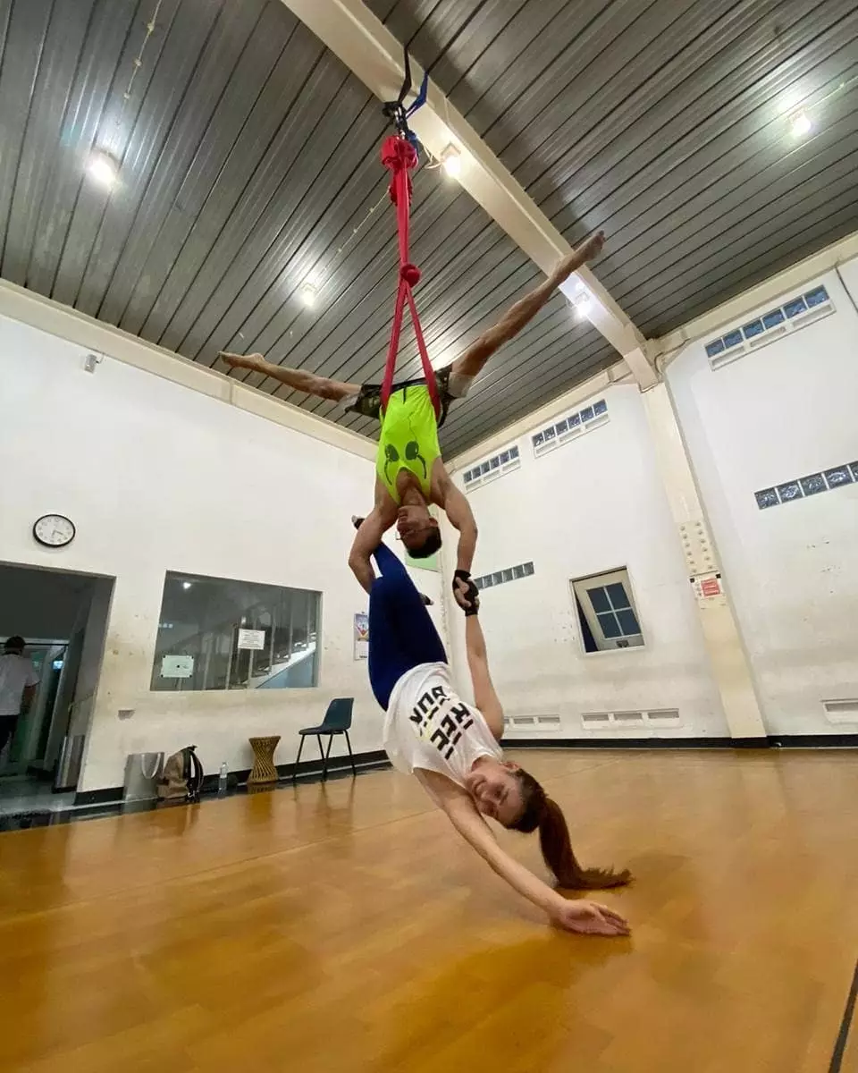 Ayu Ting Ting aerial dance instagram  Ayu Ting Ting aerial dance instagram