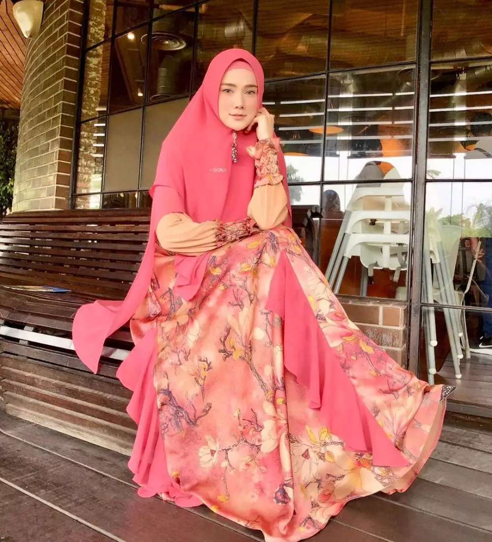 Mulan Jameela terseret kasus investasi Memiles, ini kata Ahmad Dhani © 2020 instagram.com