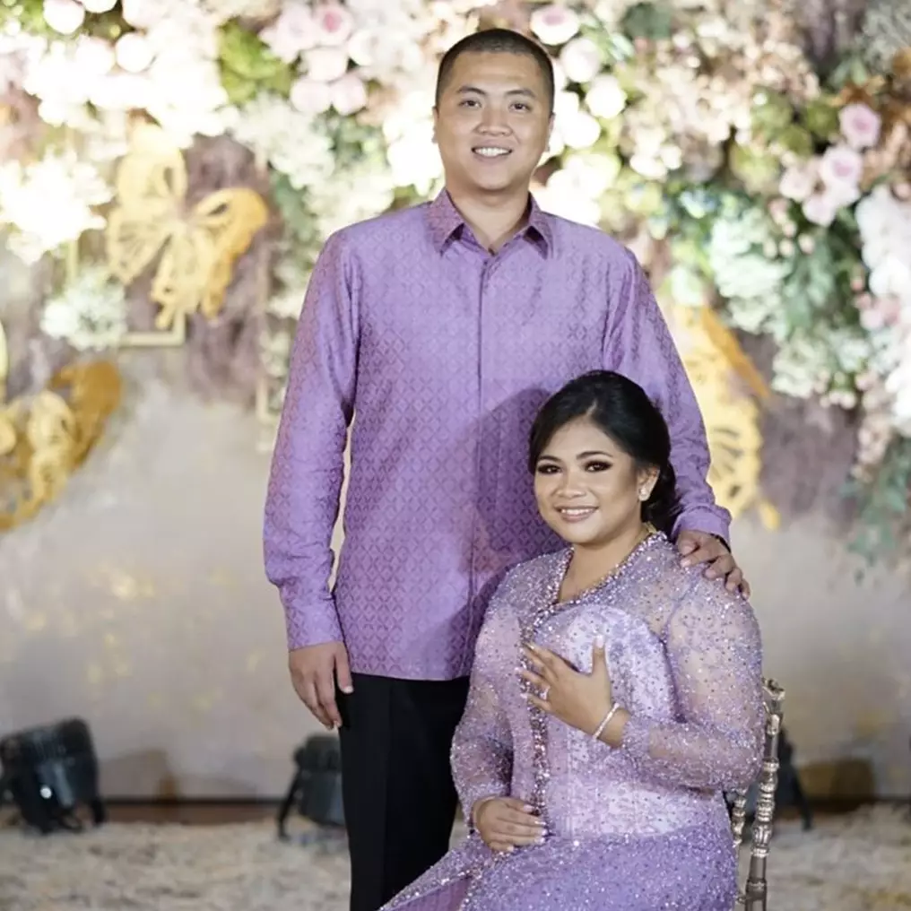 8 Momen mesra Liana Jhonlin dan kekasih ini bikin baper