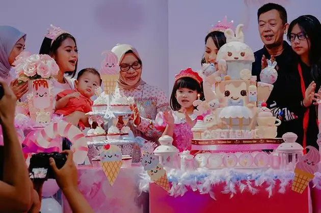 10 Foto perayaan ulang tahun Cattleya anak Ririn Ekawati, meriah © 2020 instagram.com