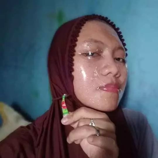 tutorial glowing nyeleneh © Facebook/sekar.linestri tutorial glowing nyeleneh © Facebook/sekar.linestri