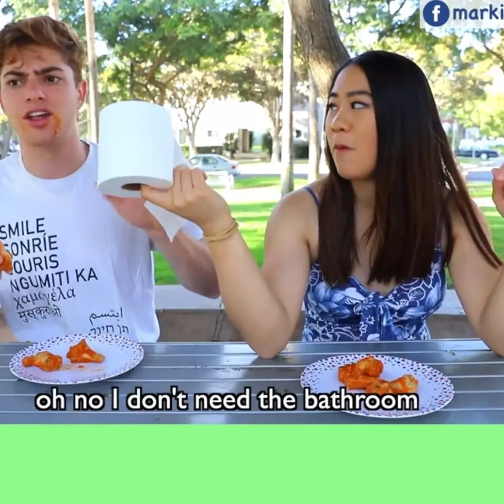 Bule ini bikin video realita kebiasaan orang Indonesia, kocak abis