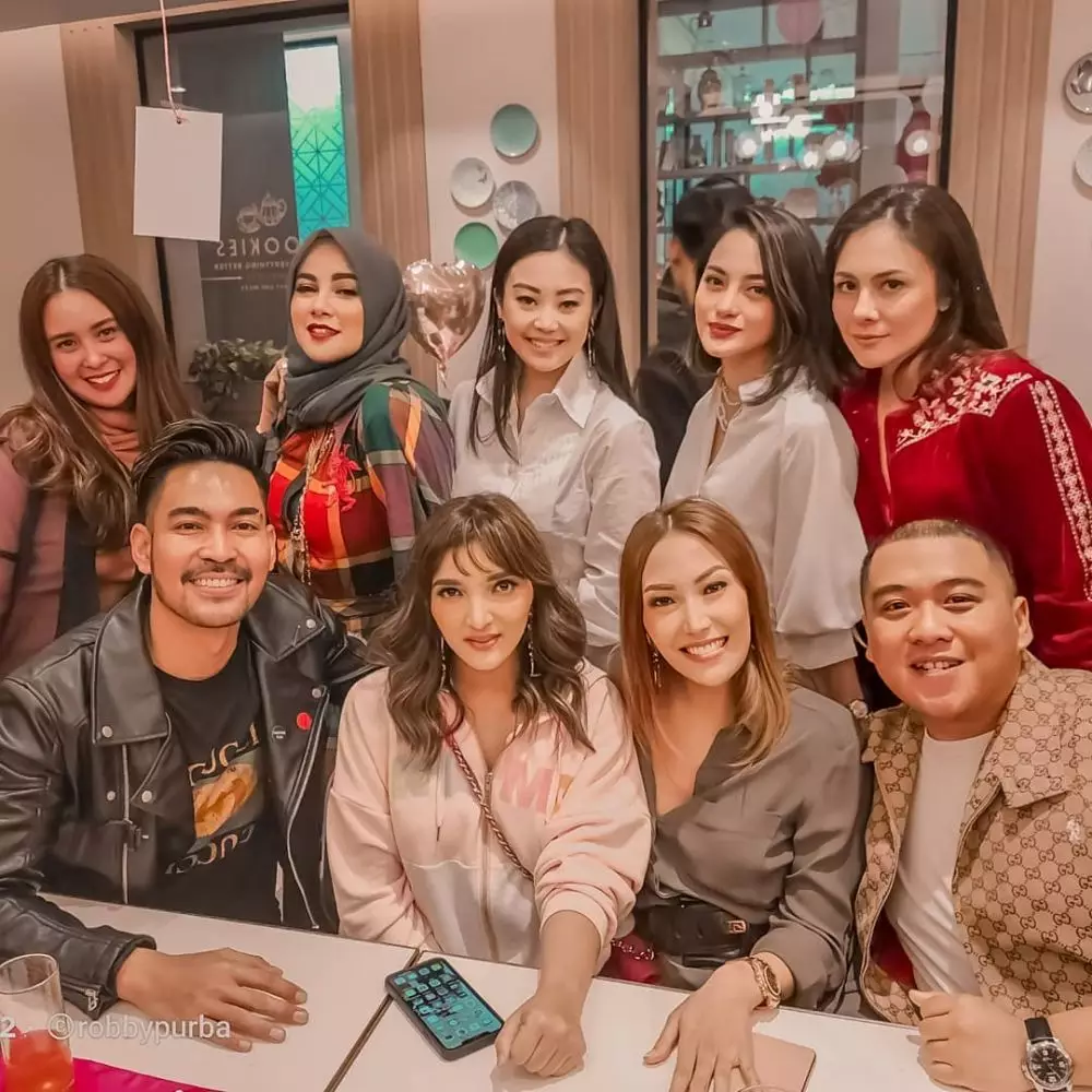 5 anak Olla Ramlan instagram  5 anak Olla Ramlan instagram